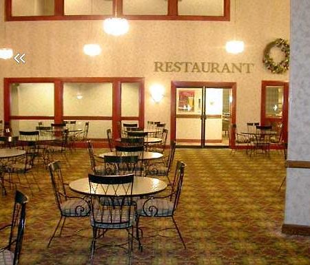 فندق Ramada Moline East Moline المظهر الخارجي الصورة